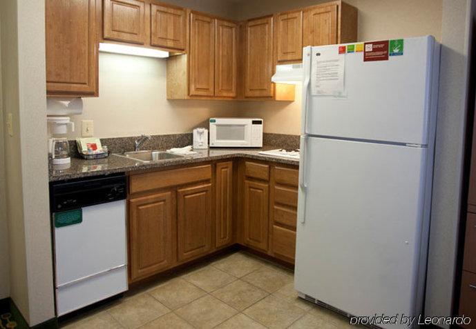 Towneplace Suites Detroit Warren Room photo